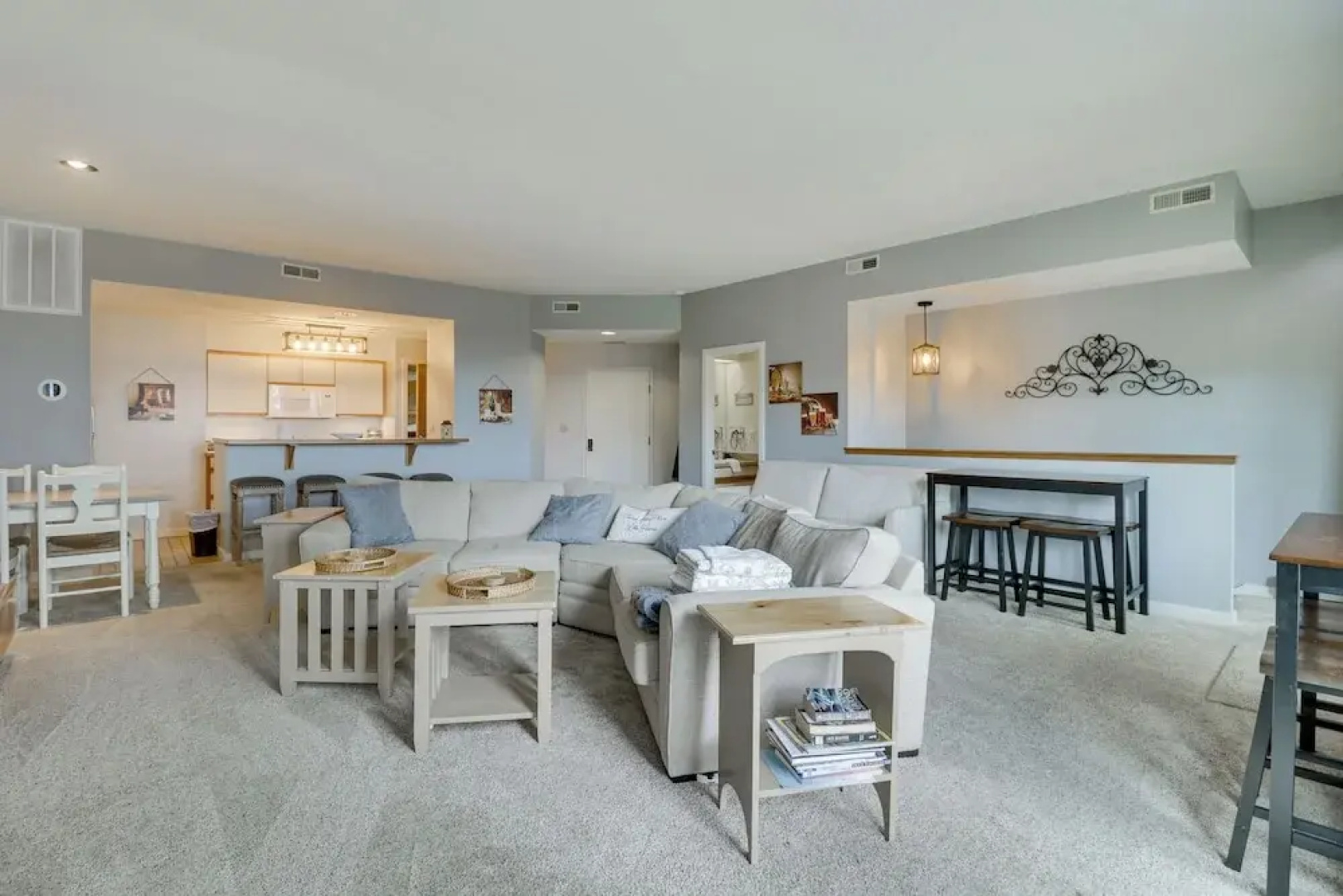 All-season Fun! Wintergreen Resort Condo w/ Views