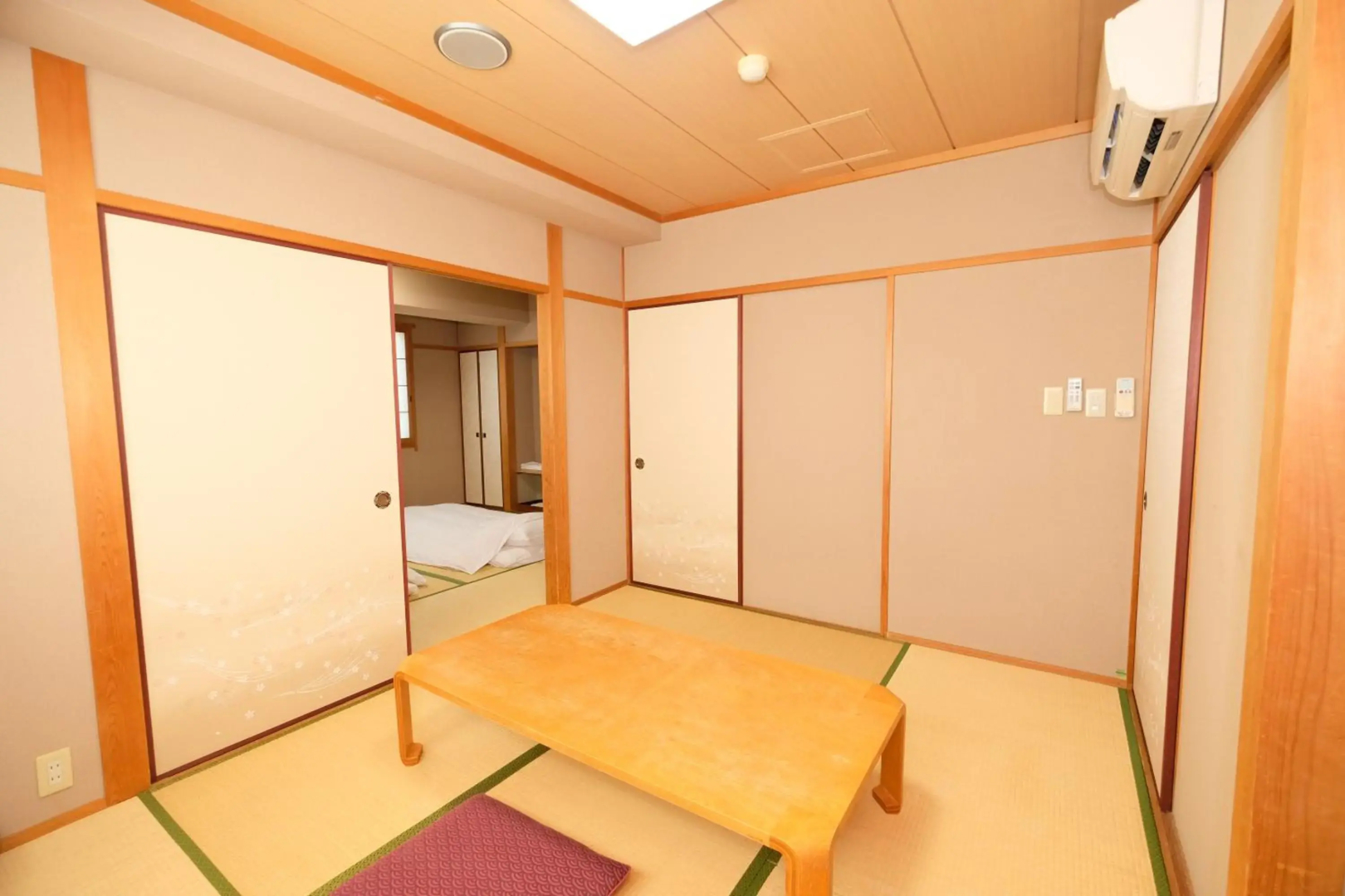 Tennen Onsen Matsuyama New Grand Hotel