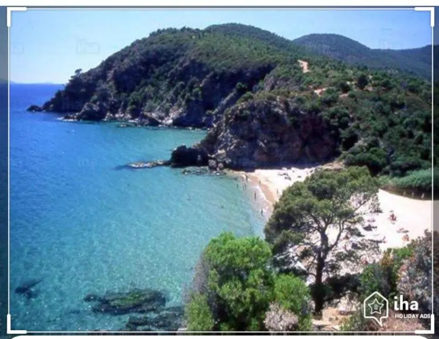 CAVALAIRE vue MER au loin MAISONNETTE TOUT ÉQUIPÉE POUR 4 PERSONNES AVEC PISCINE CLIM WIFI VÉLOS TV BARBECUES