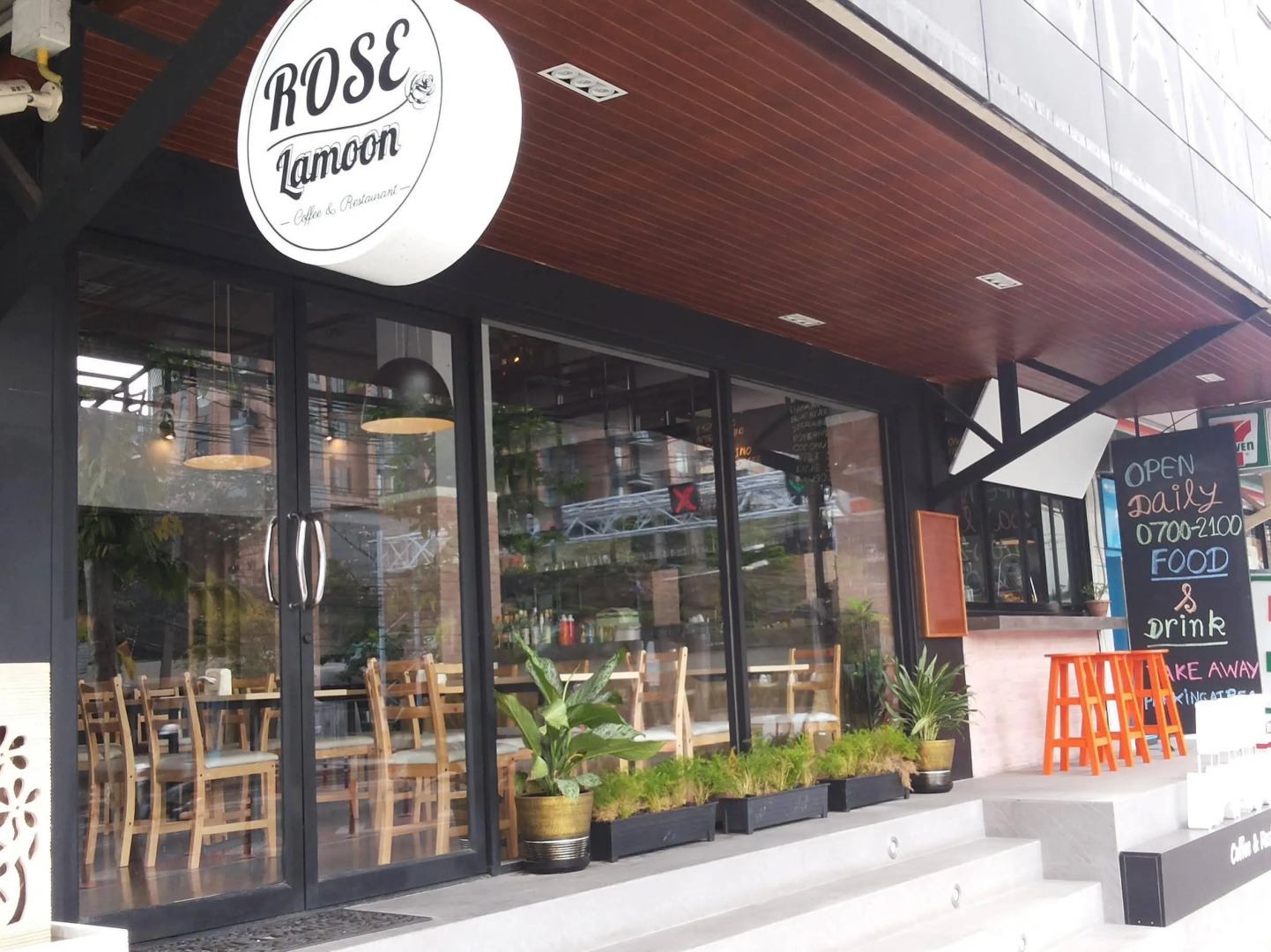 D Varee Xpress Makkasan