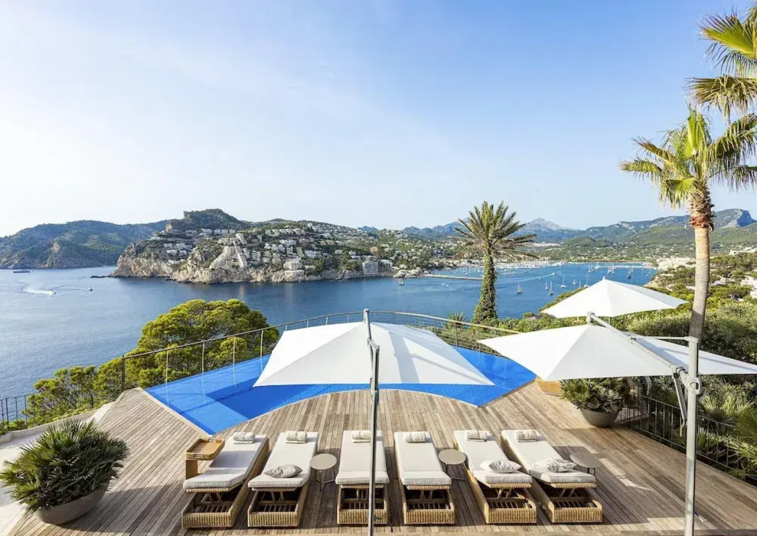 Sea-view Villa Near Port