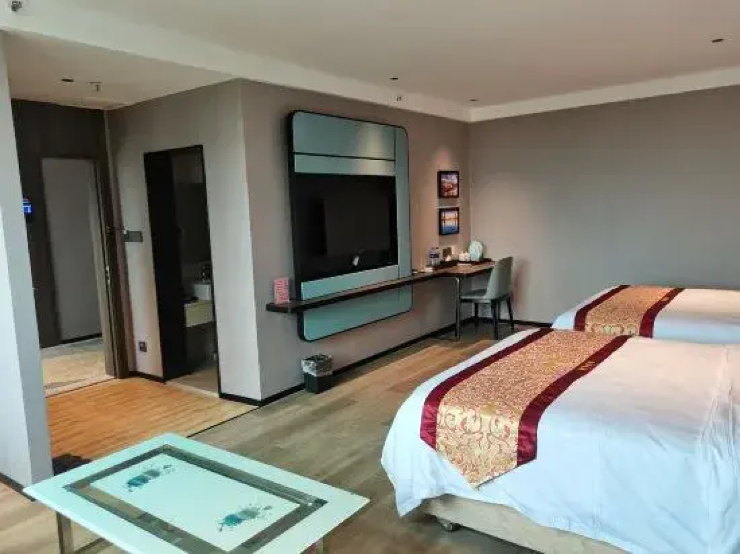 Yestour Hotel (Guigang Pingnan Government Center Shopping Plaza)