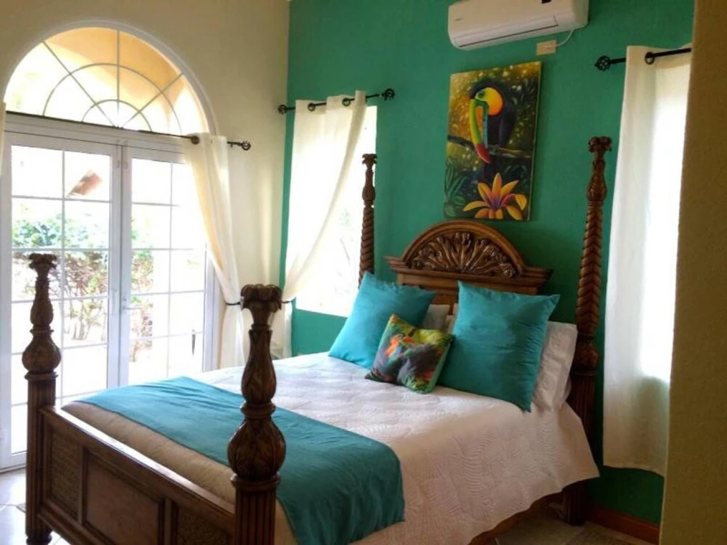 Blue Parrot Beach House