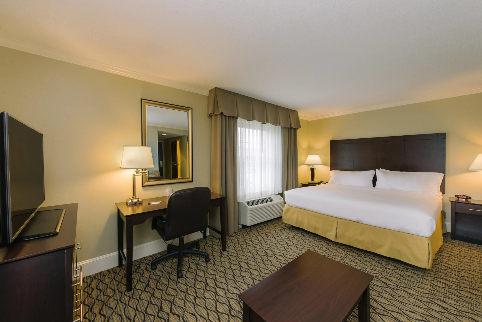 Holiday Inn Express & Suites Merrimack