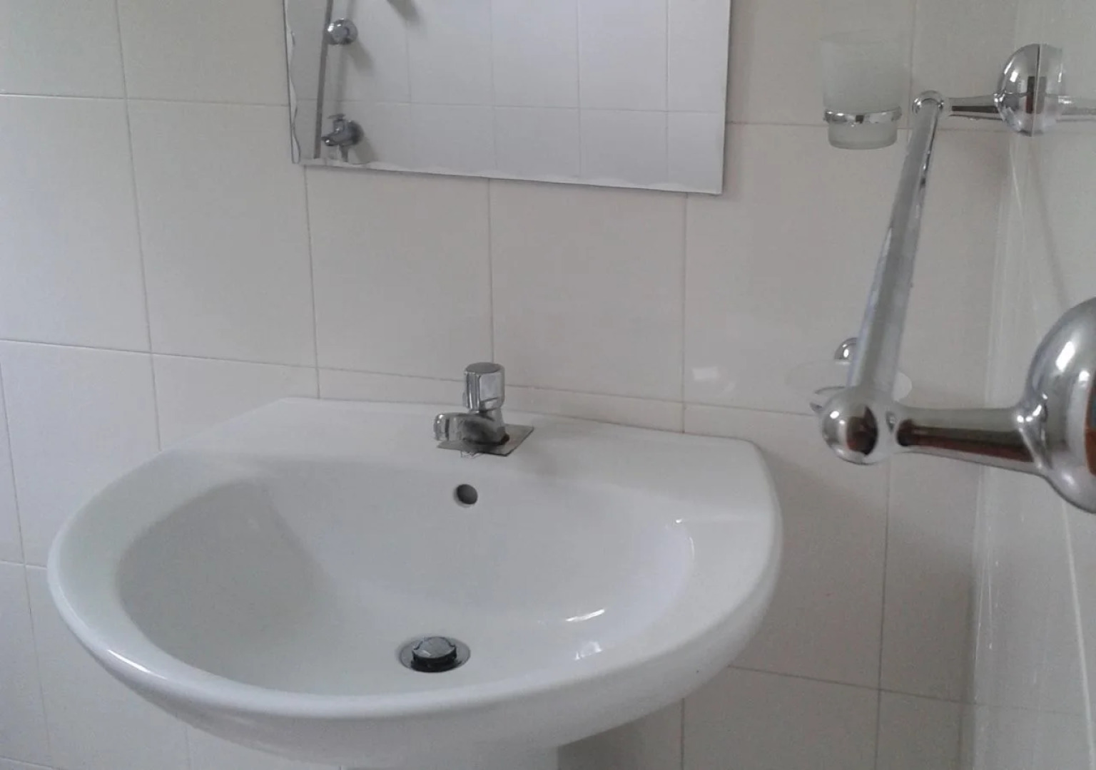 SeaView Paradise Inn