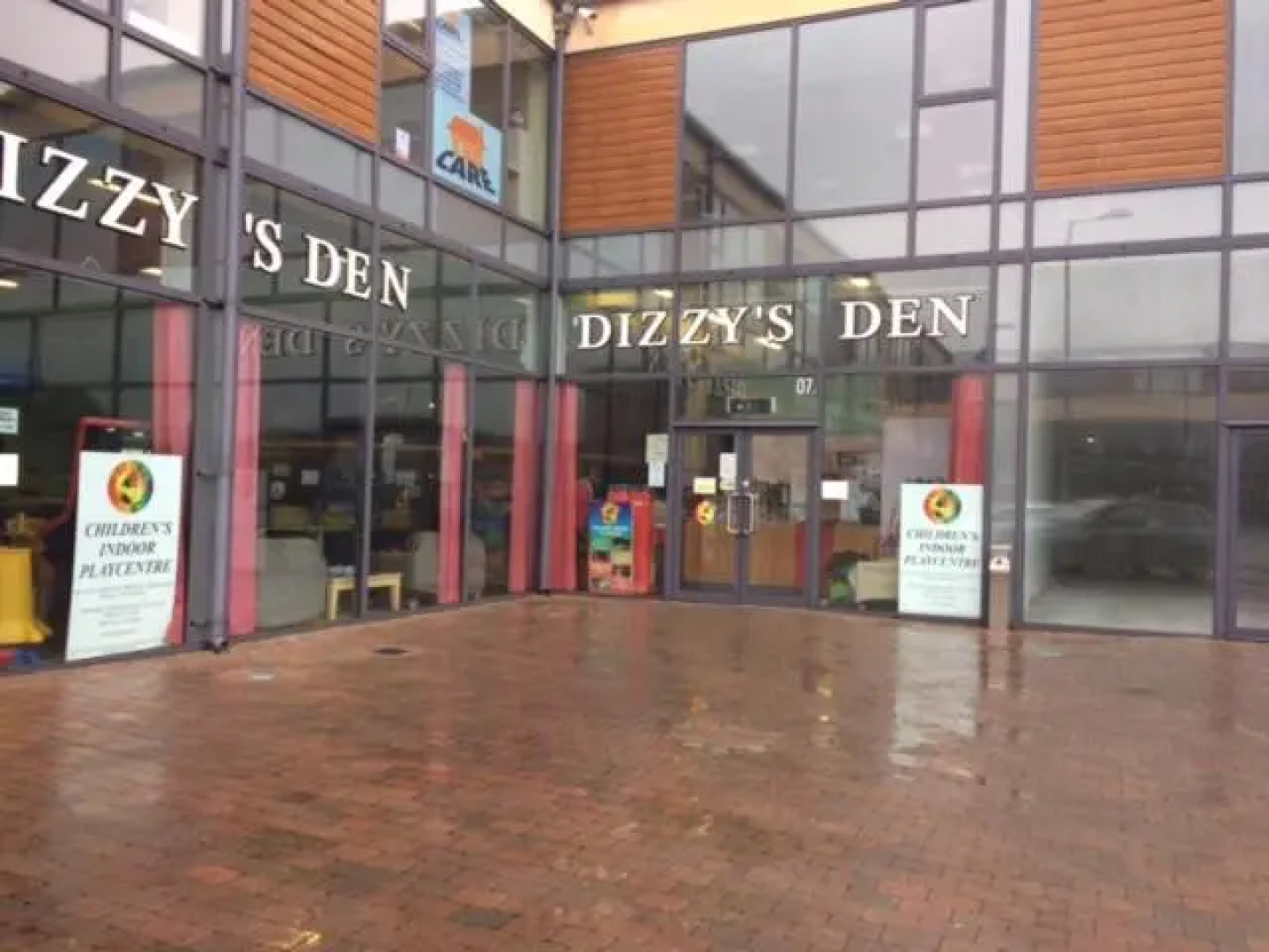 Deluxe Seaside Apartment Ground Floor with Private Entrance and Patio