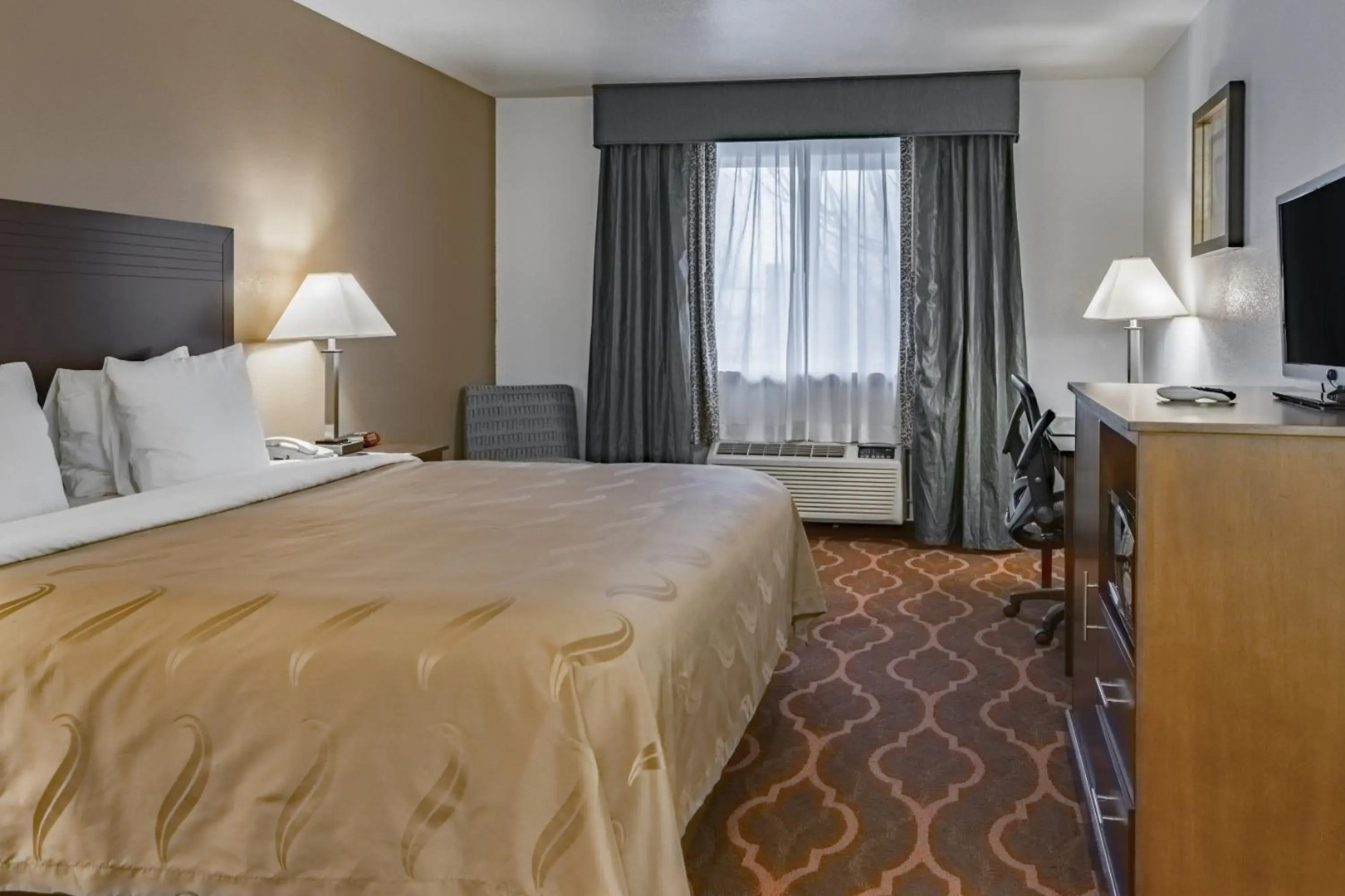 Quality Inn & Suites Vancouver North
