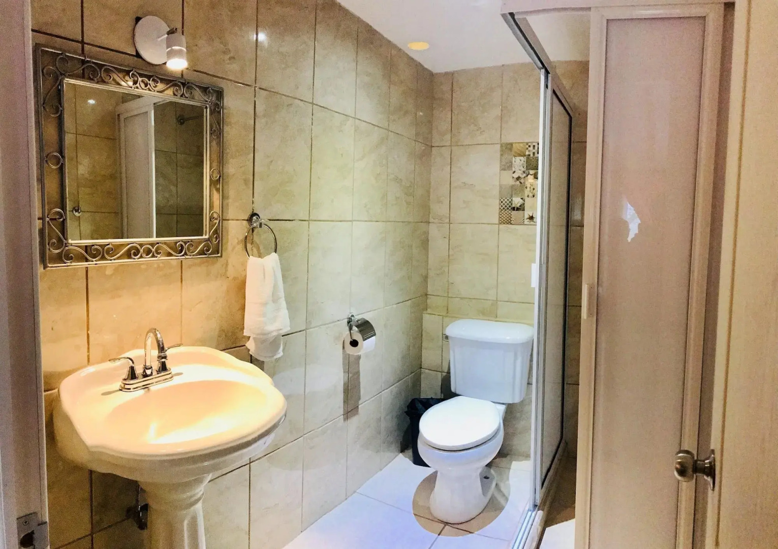 Hotel & Suites Cerro Rojo