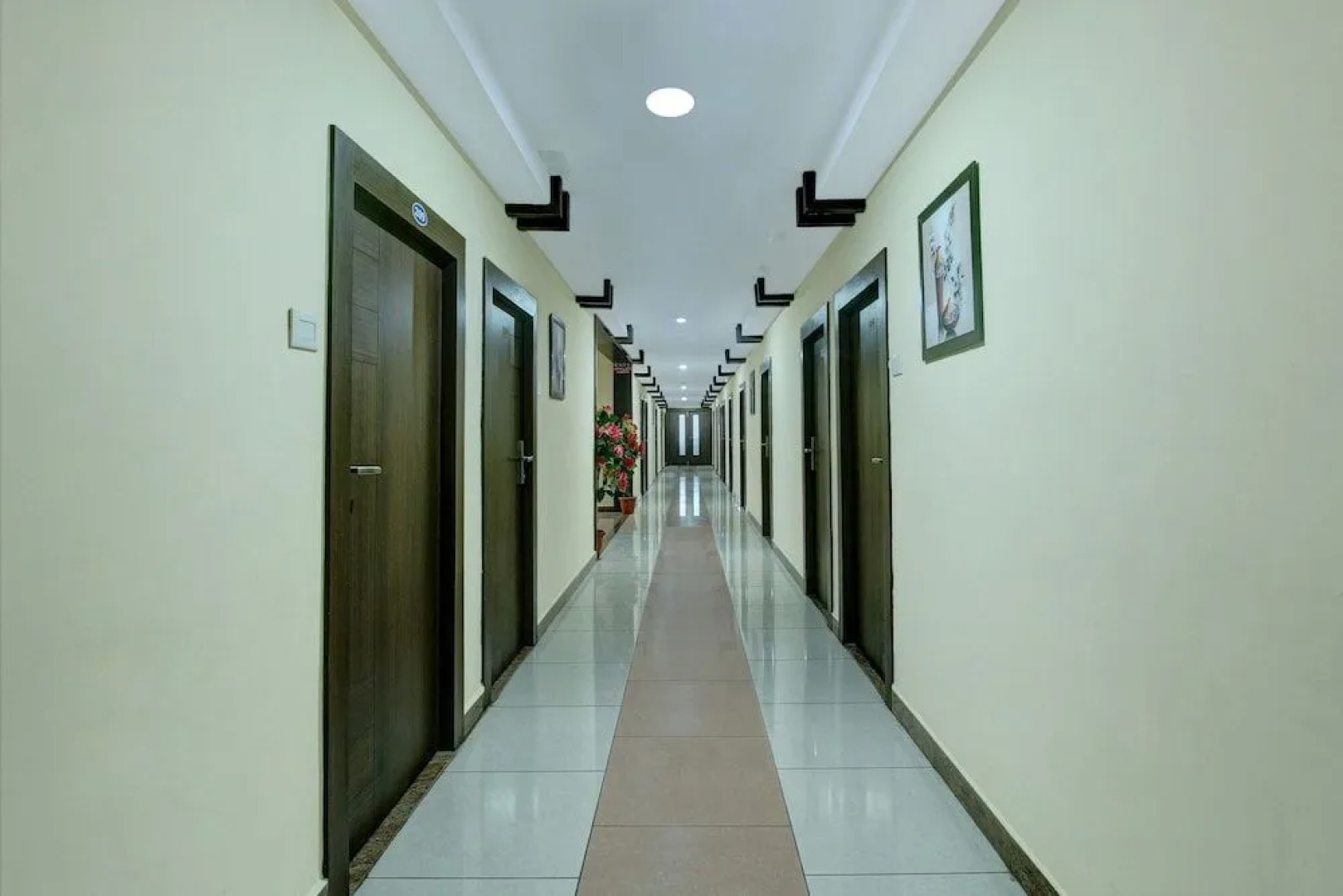 Oyo 5342 Motel Gajraj Continental A Unit Of Gajraj Hotels Pvt Ltd