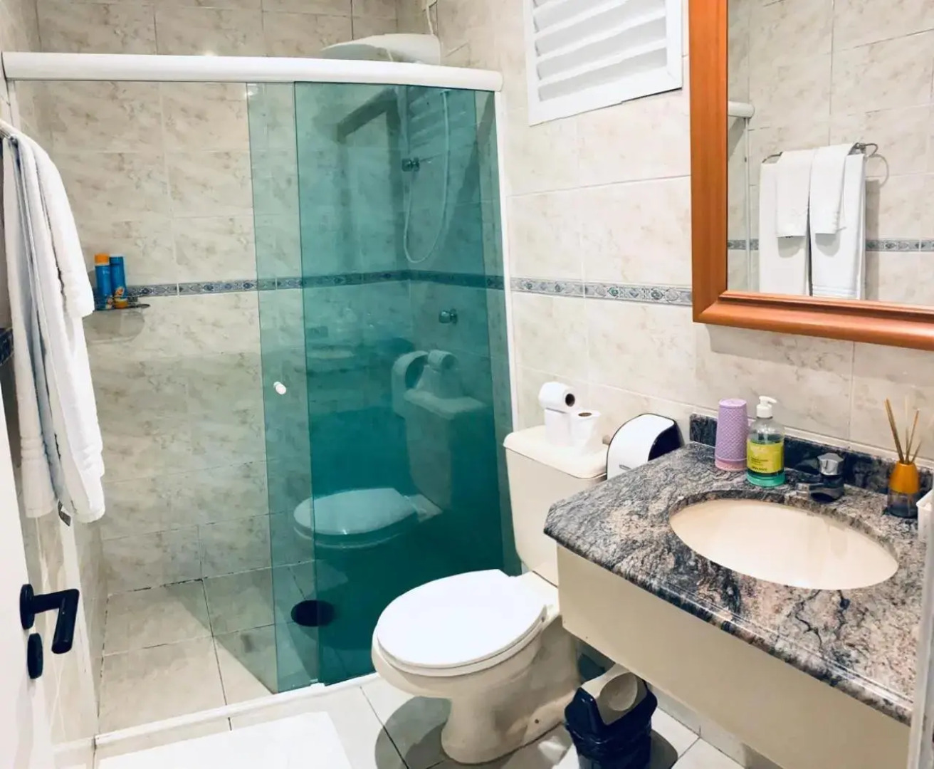 Condominio Amarilis Flat