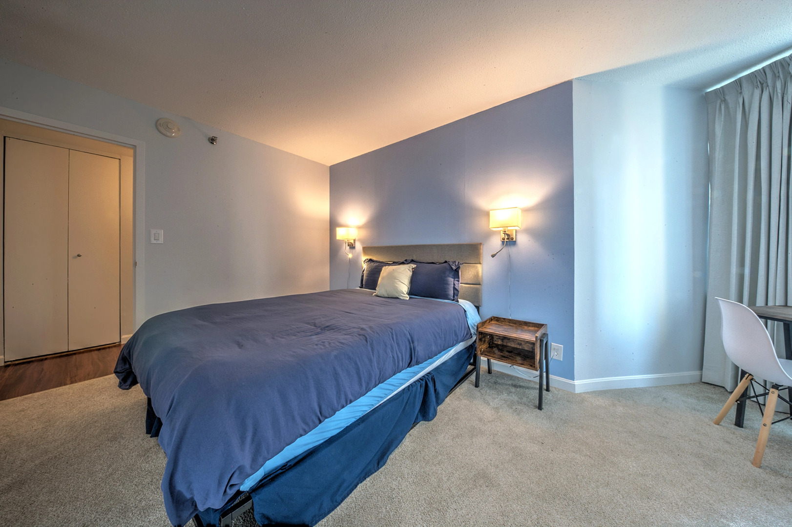 Outstanding Upgraded Luxury Apt!