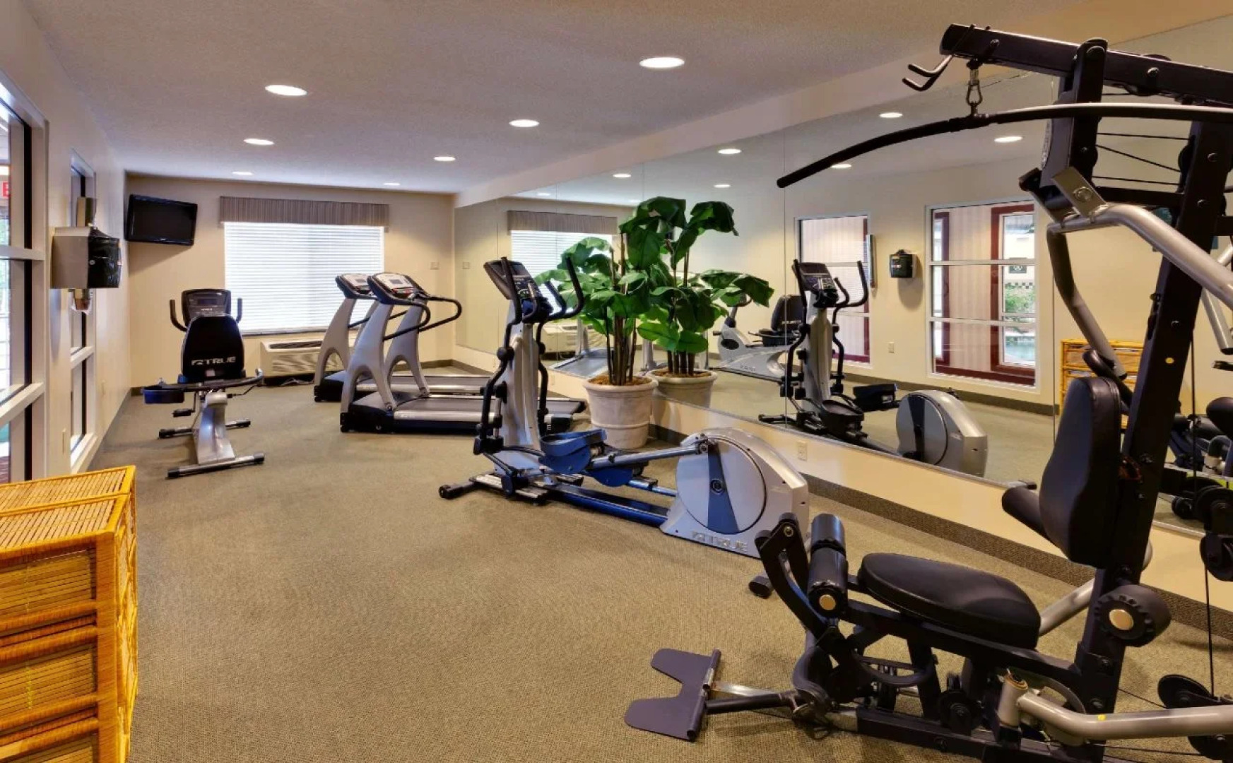 Country Inn & Suites by Radisson, Lake George (Queensbury), NY