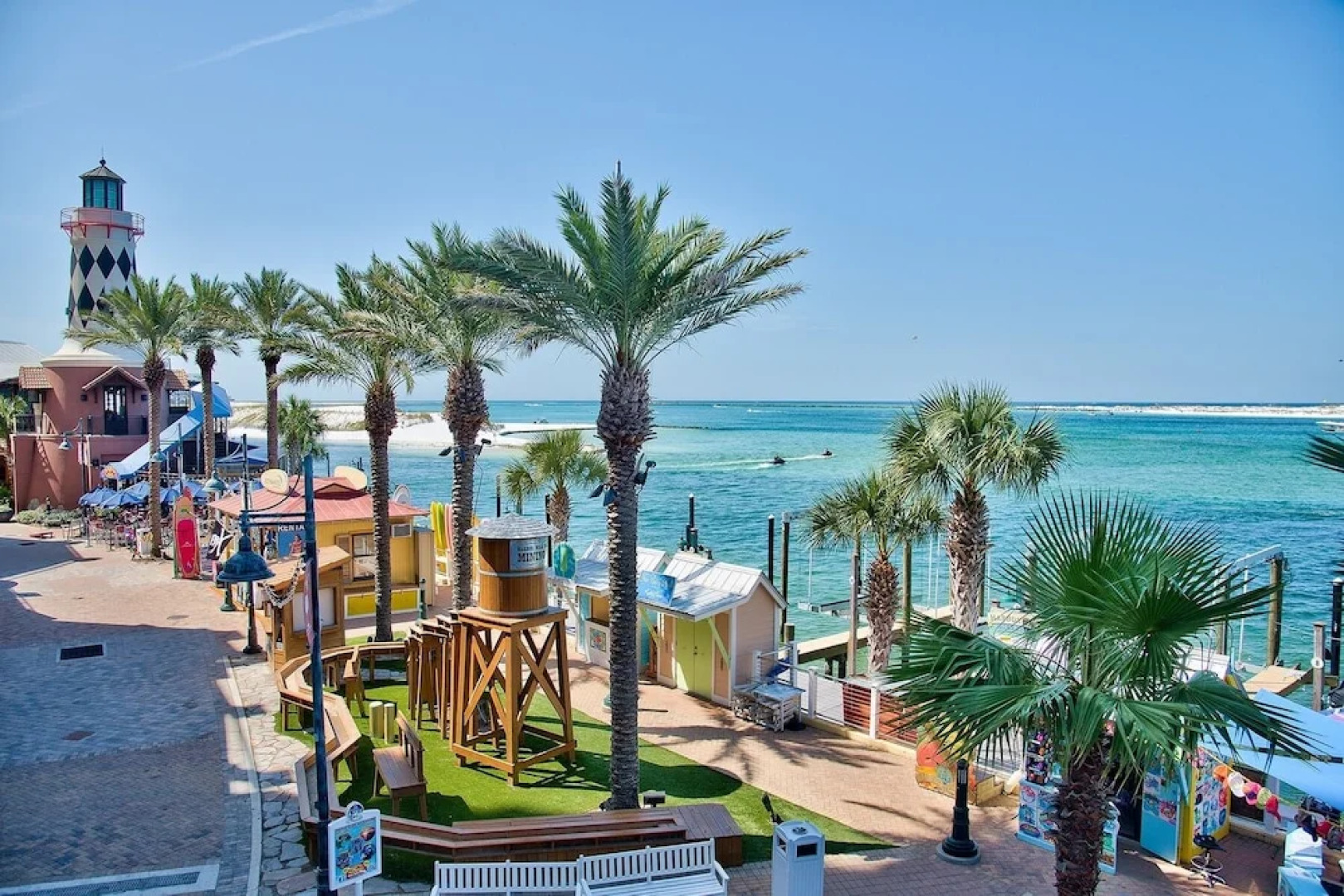 2465 Bungalo 4 Bedroom Home by RedAwning