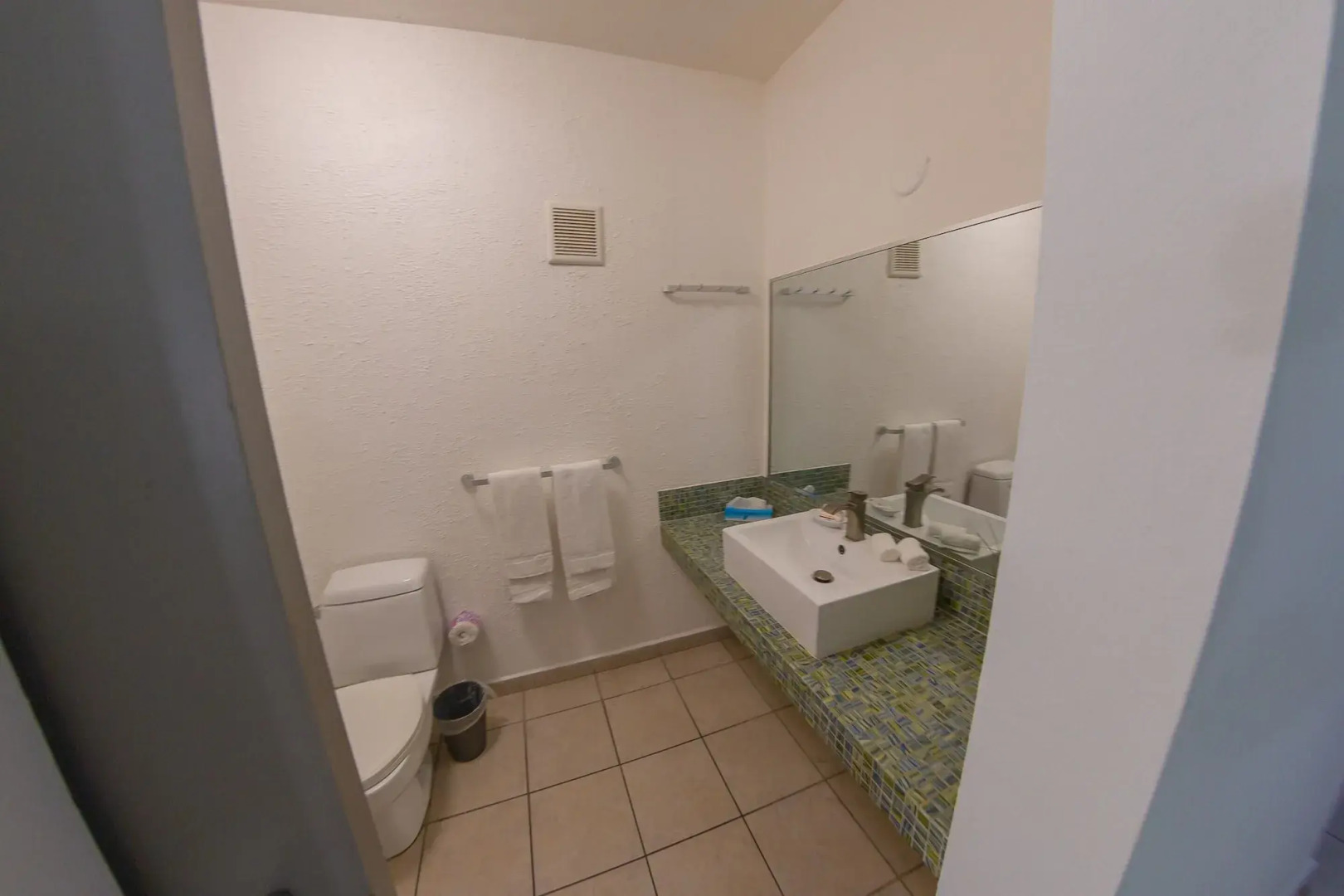 Casa Verde Hotel - Steps to the Beach | Pool, Restaurant & Bar