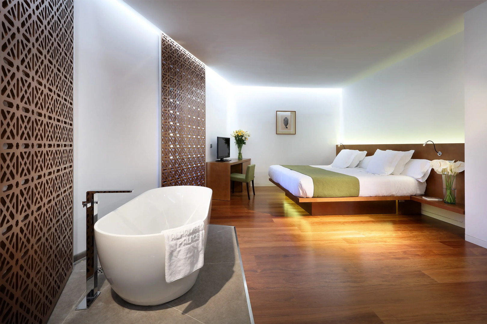 Alhambra Palace Hotel