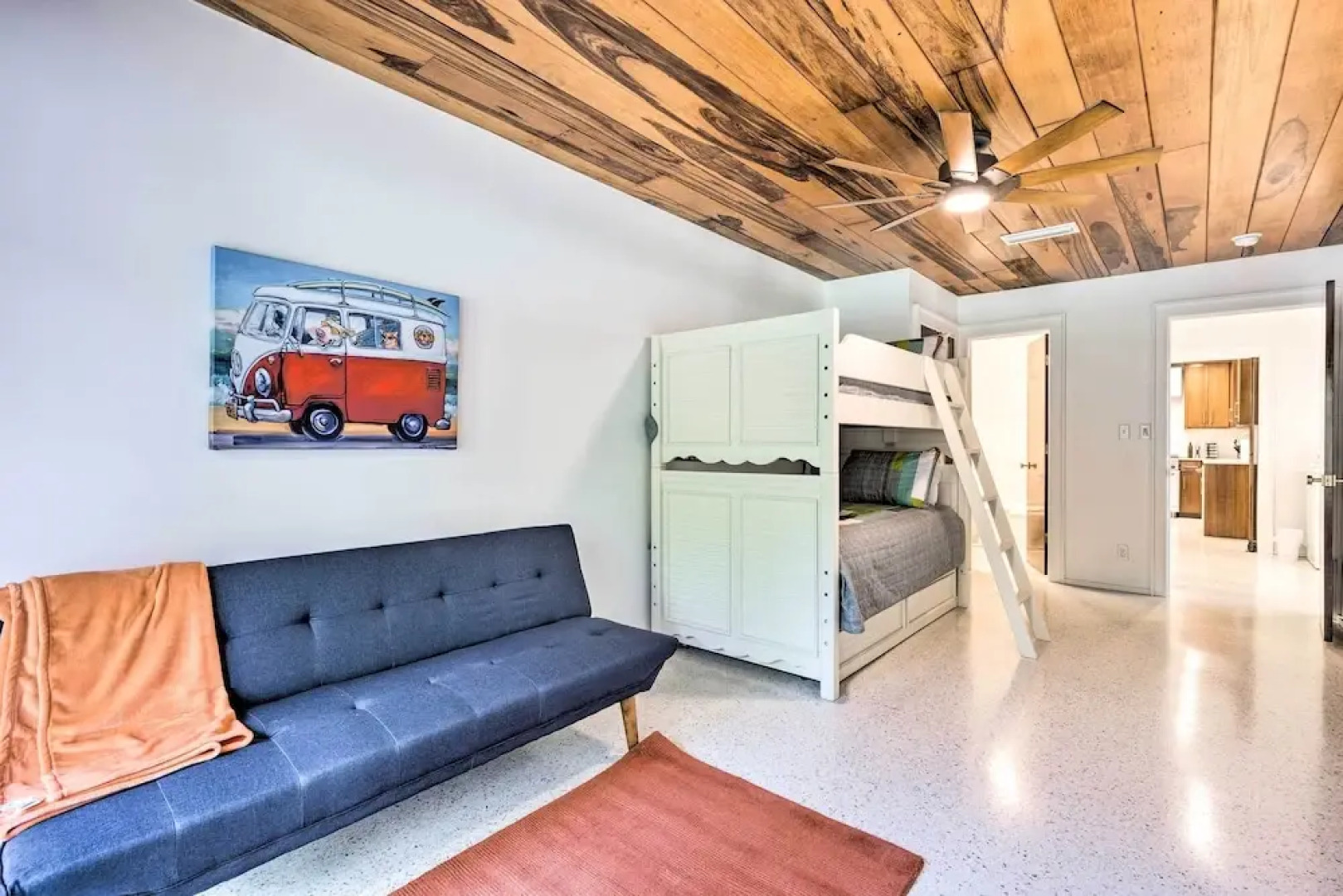 Mid-century Dream Home < Half-mile to Beach!