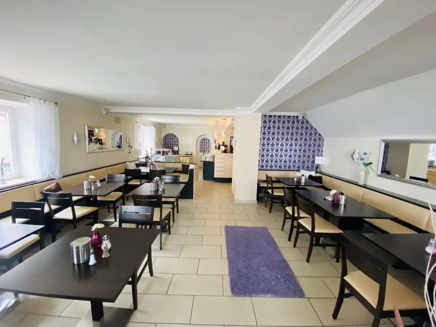 Hallbergerhof Hotel & Hostel