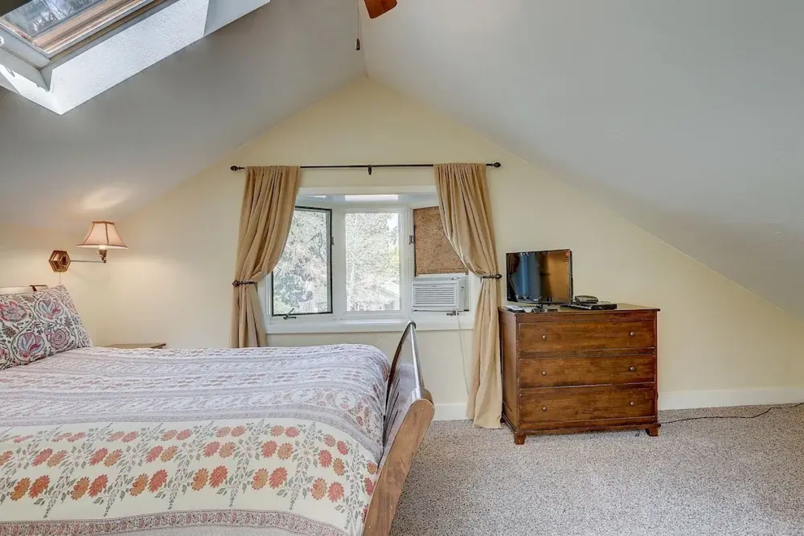 Pet-friendly Albany Cottage With BBQ on the Deck by Redawning