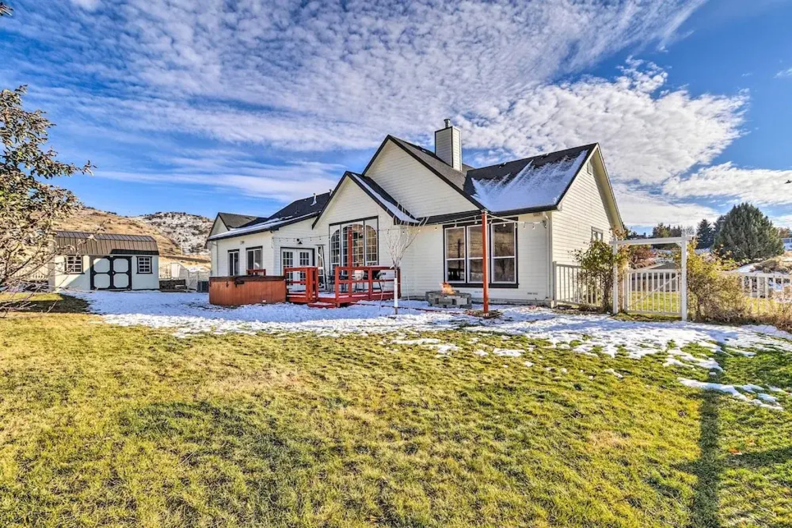 Alluring Home w/ Fire Pit < 1/2 Mi to Oit!