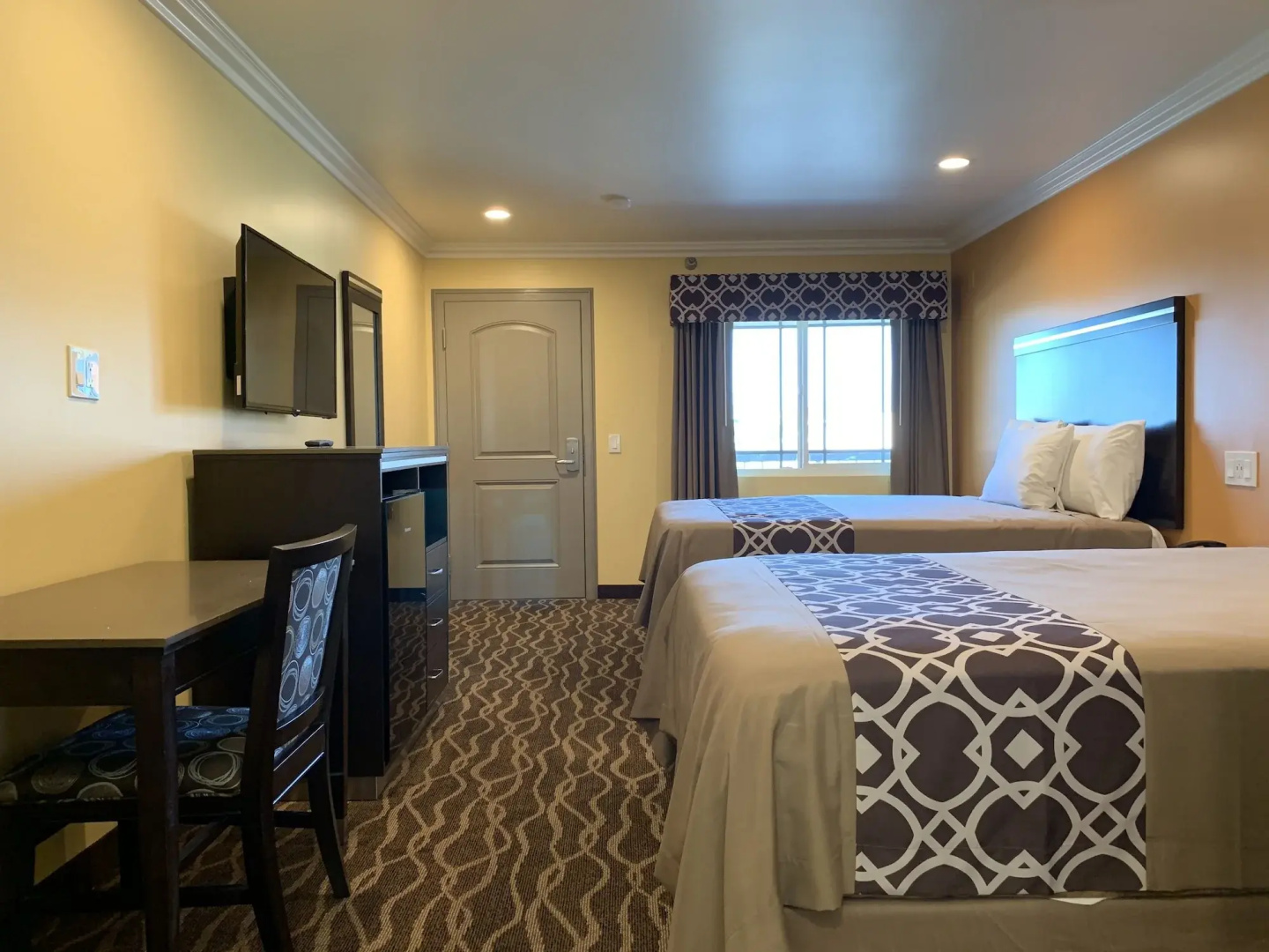 Industry Inn & Suites
