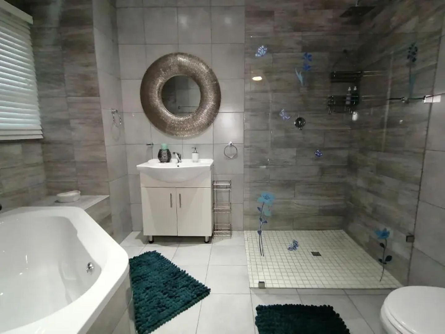 Roxy's Rest Guest House