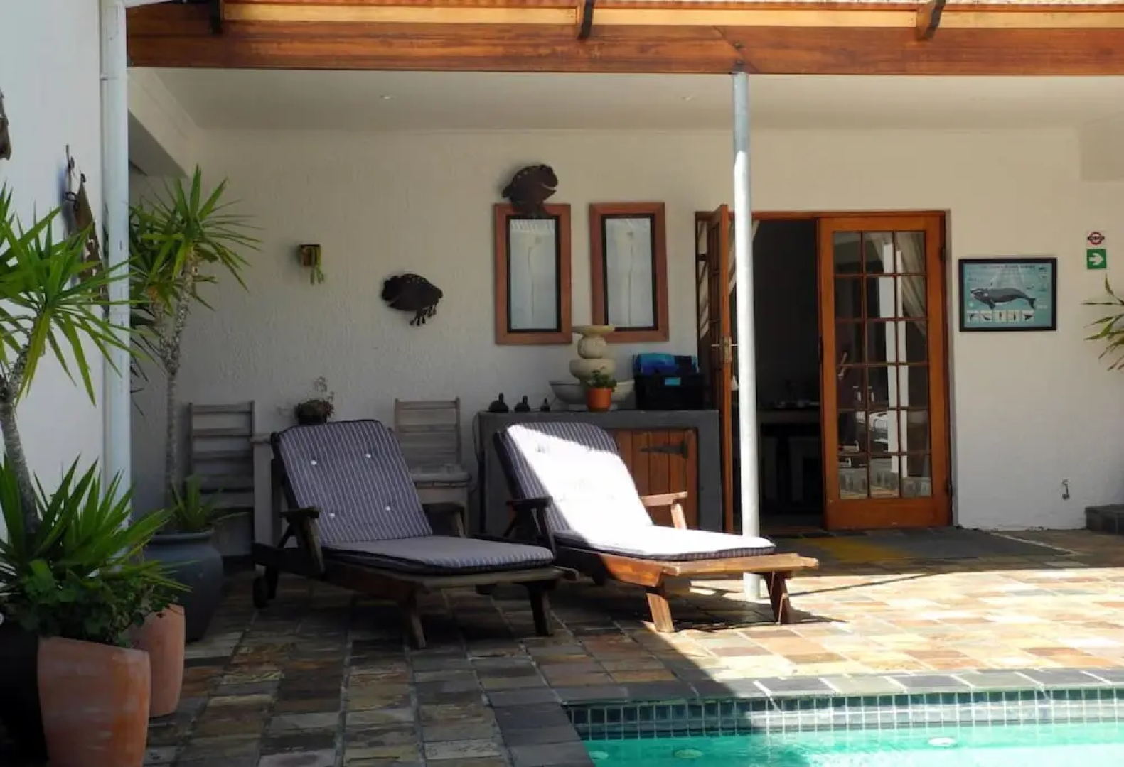 Baleia Guest Lodge Bed & Breakfast