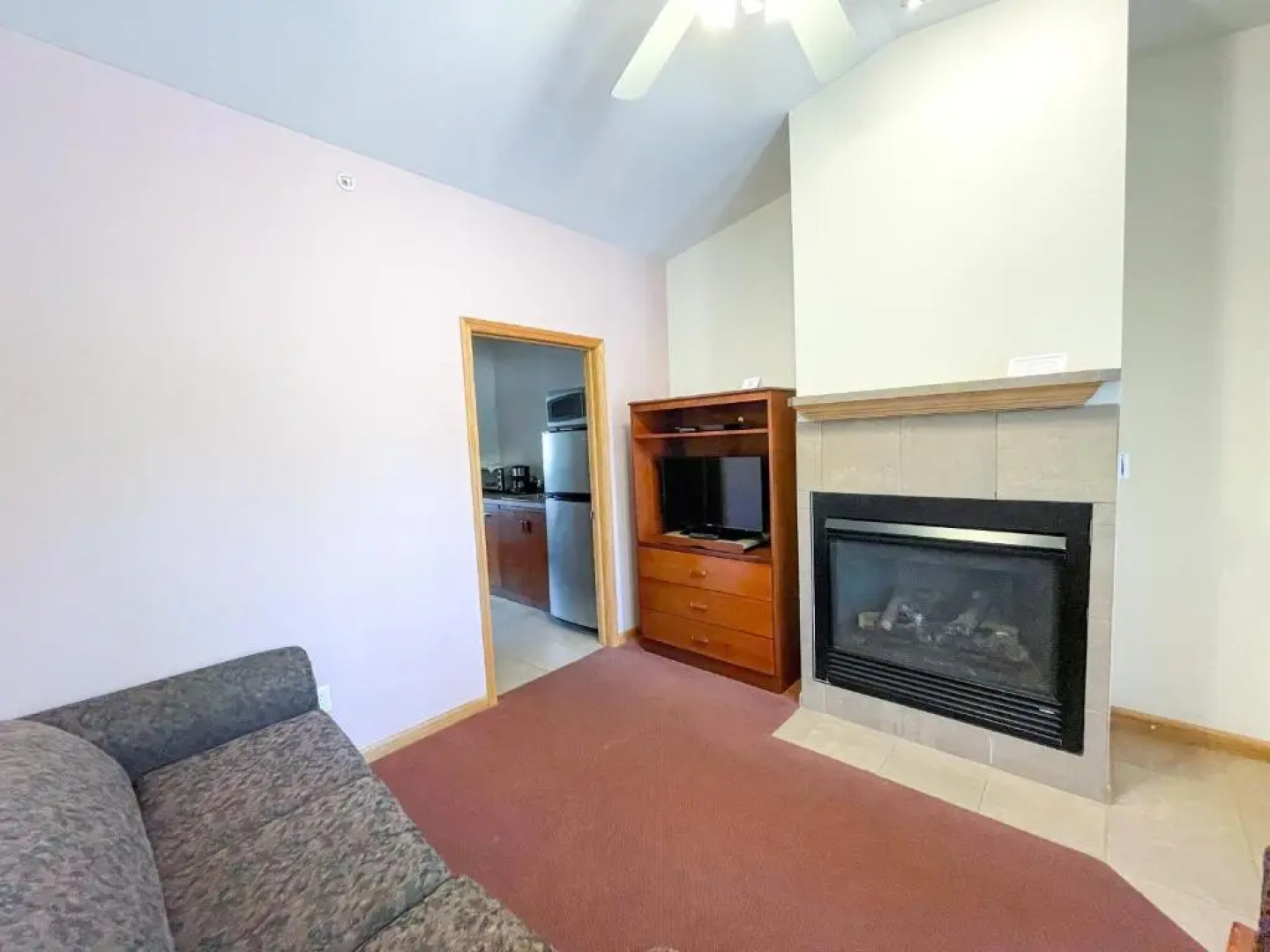 Lake Bluff Inn and Suites