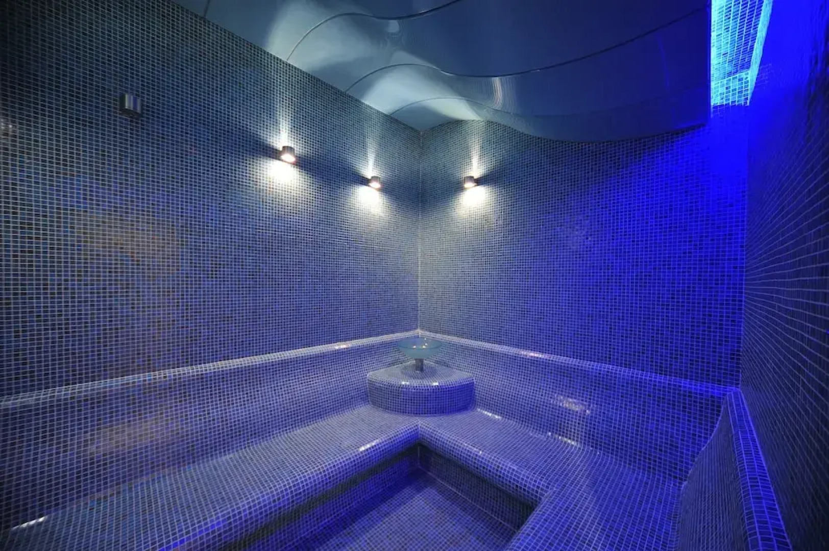 Azura Park Residence