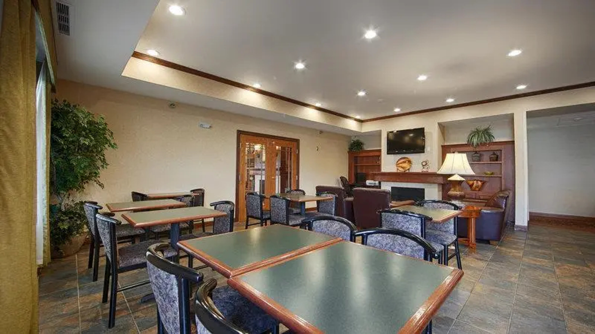 Best Western Plus Heritage Hotel & Suites