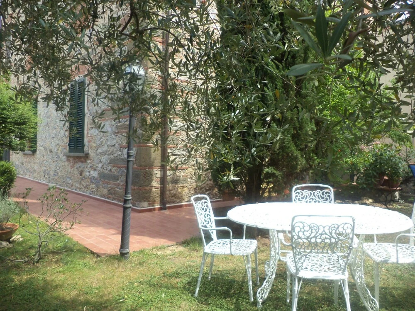Historic House With Garden in Front of the Grotta Giusti Thermal Pool Near Lucca