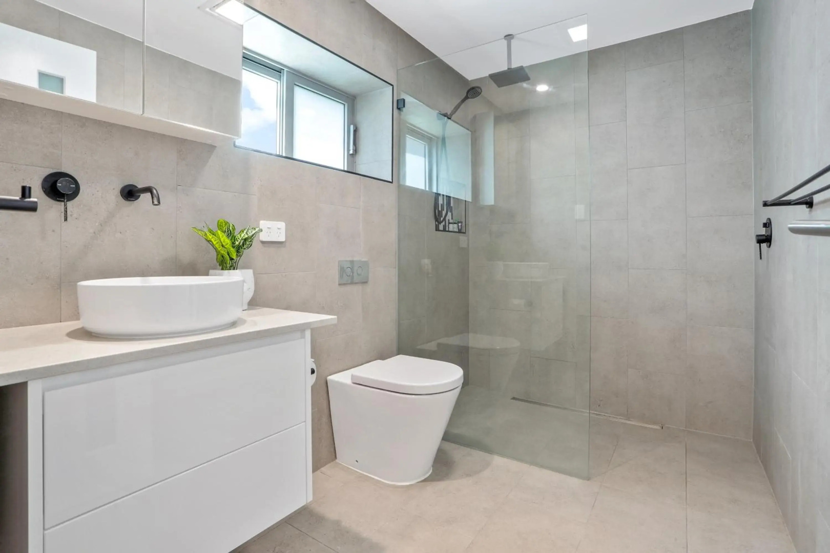 Luxe Coastal Abode, Marcus Beach