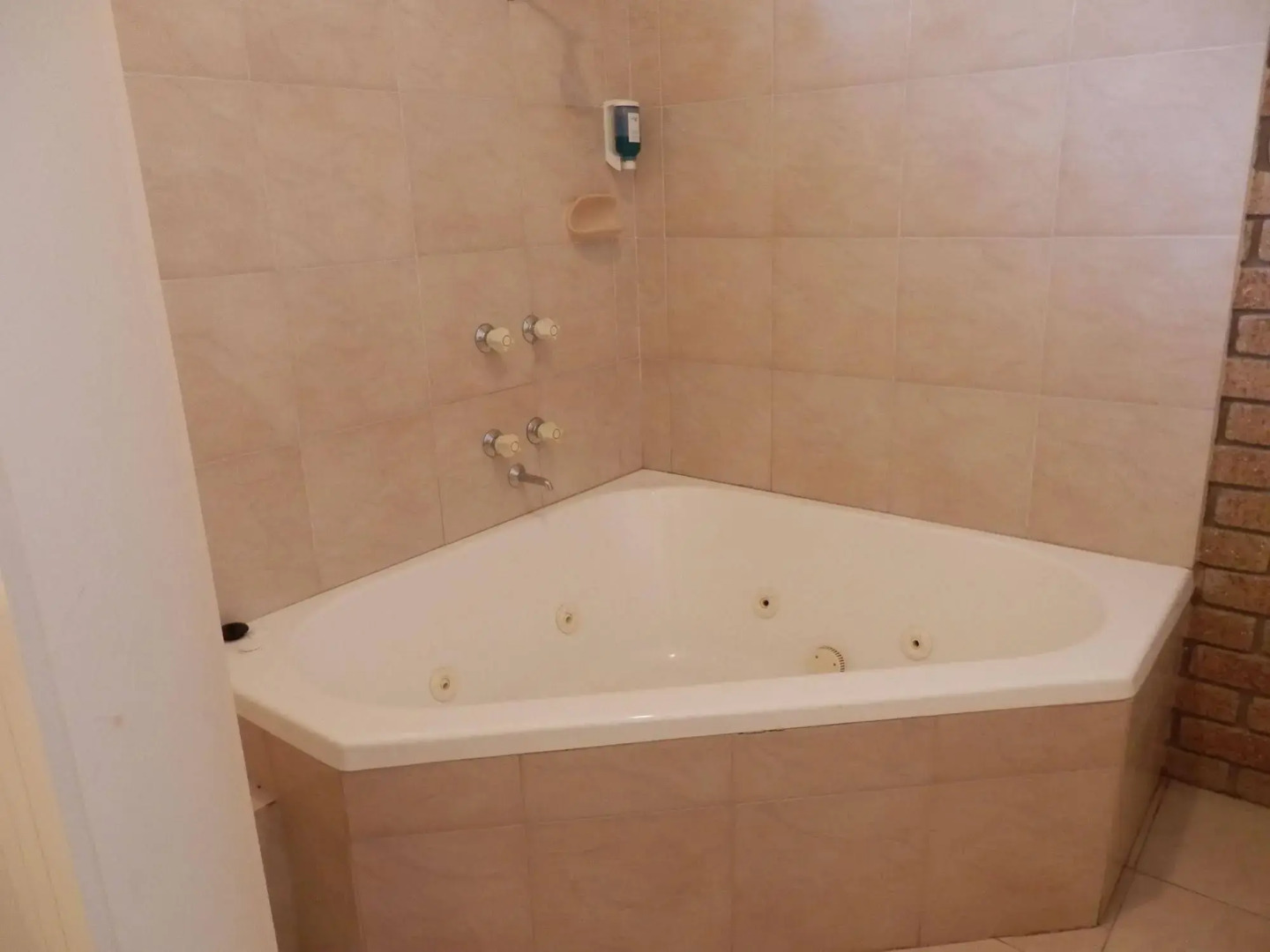 Mountain View Motor Inn & Holiday Lodges