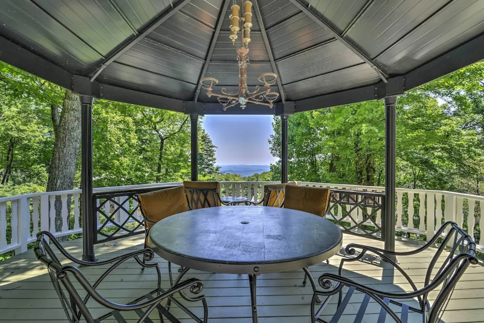 Charming Blue Ridge Cottage w/ Stunning Views!