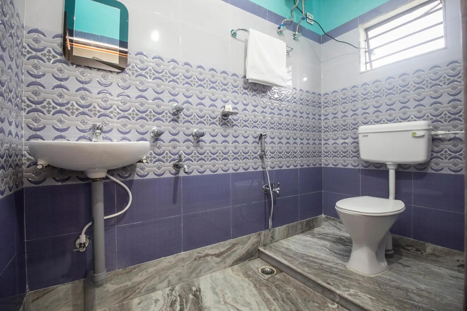 OYO 14795 Hotel Priyanshu