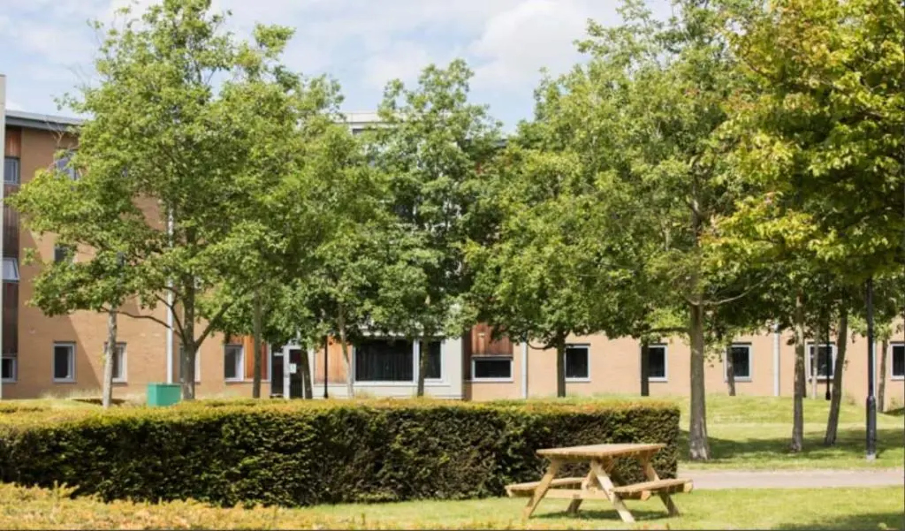 Bright Rooms for STUDENTS Only - Bedford, SK