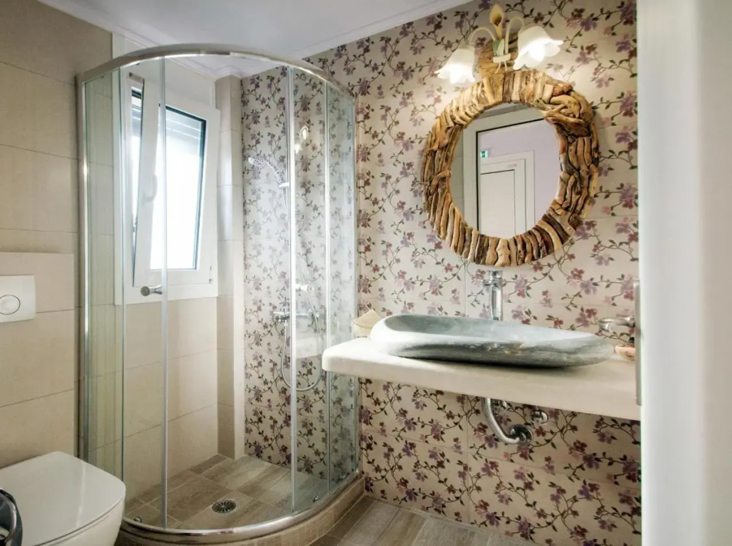 Anemoi Apartments & Studios