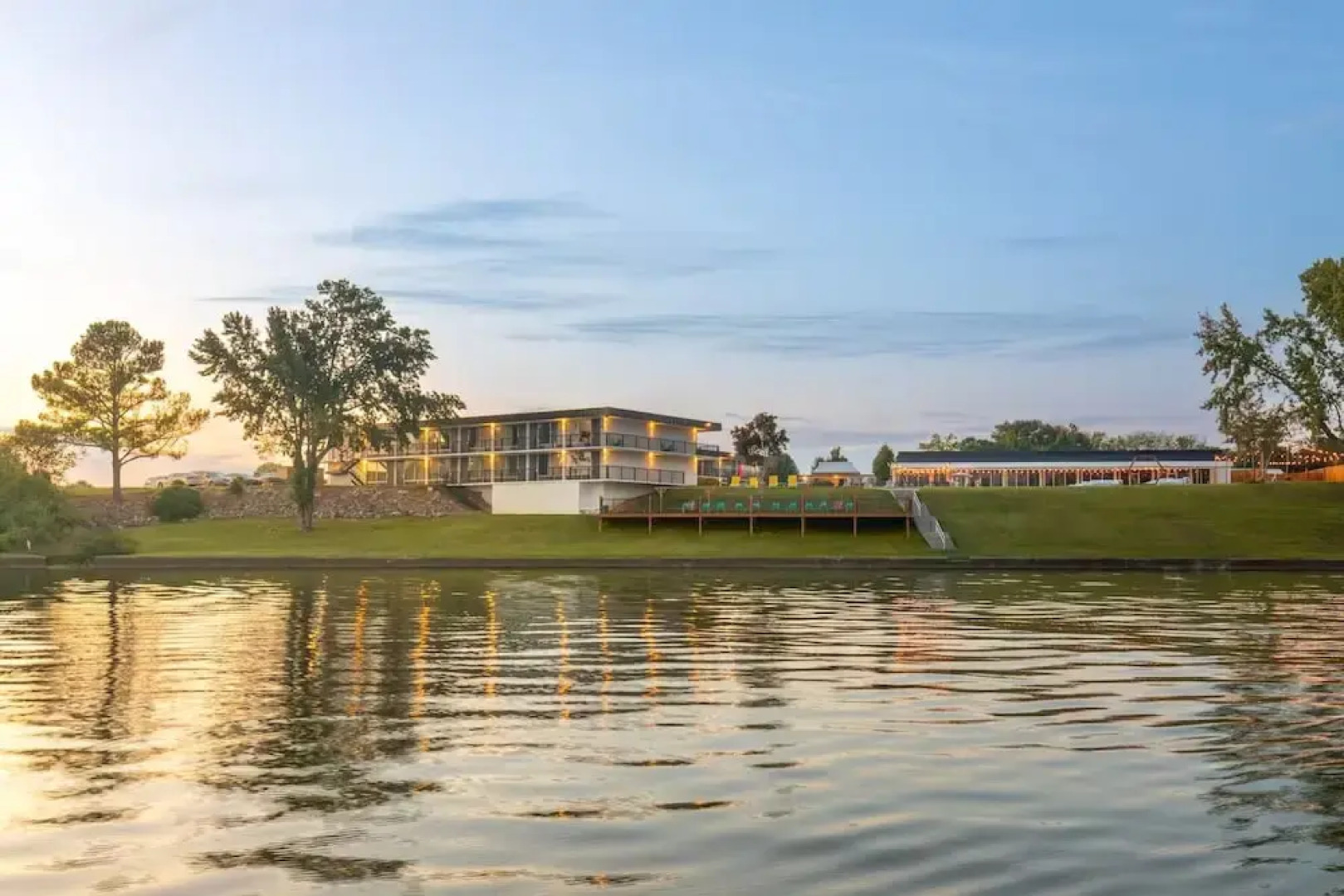 Super 8 by Wyndham Riverside AL