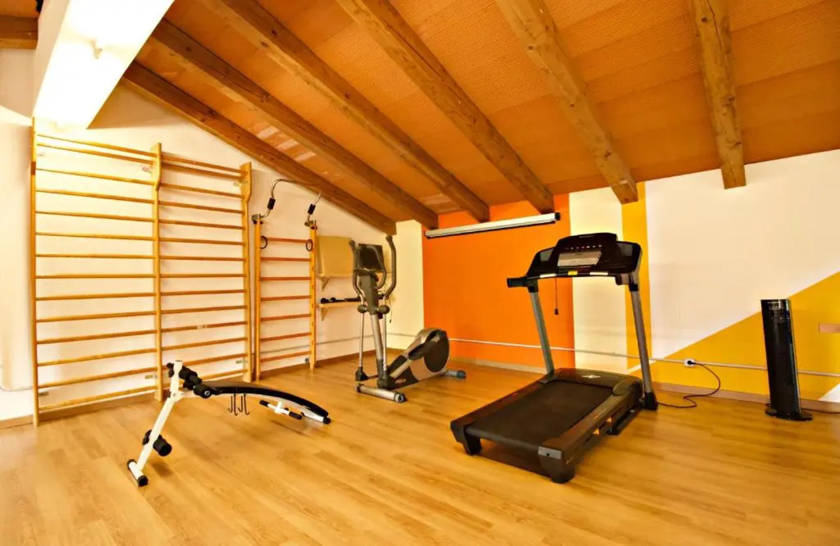 CA' LEONE - Sans Souci - Apartment in Villa with Pool