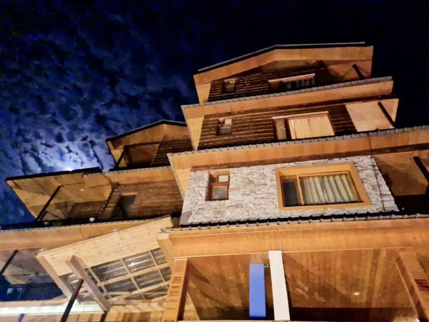 The Woodward Two By Oyo Room