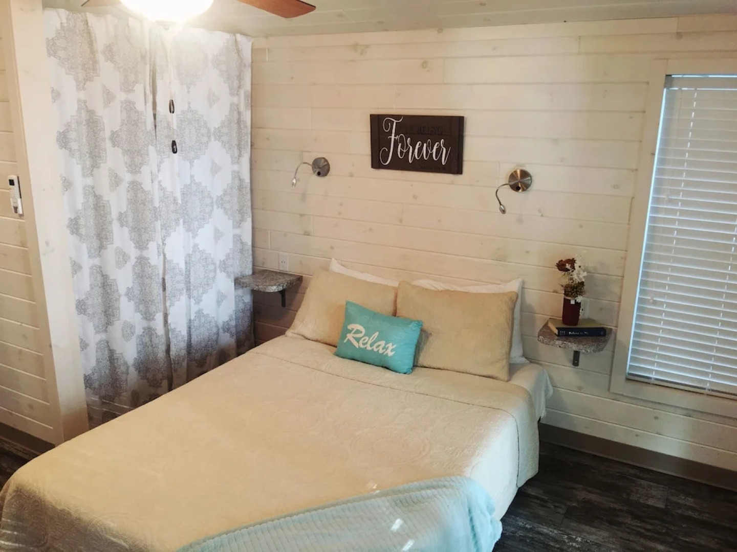 Studio Cabin with Private Porch #10 at Long Cove Resort bungalow