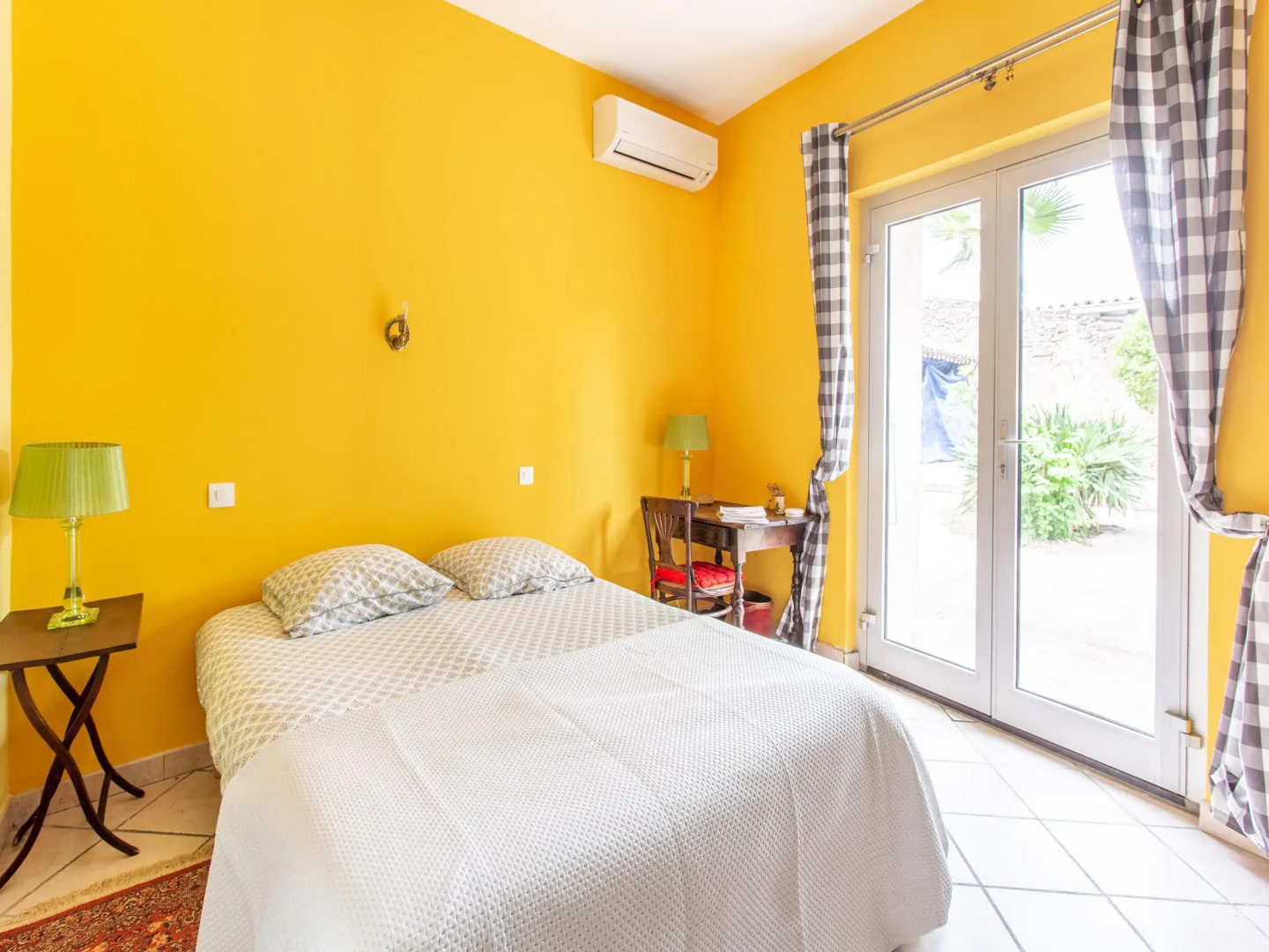 Tranquil holiday home in Cébazan with private pool