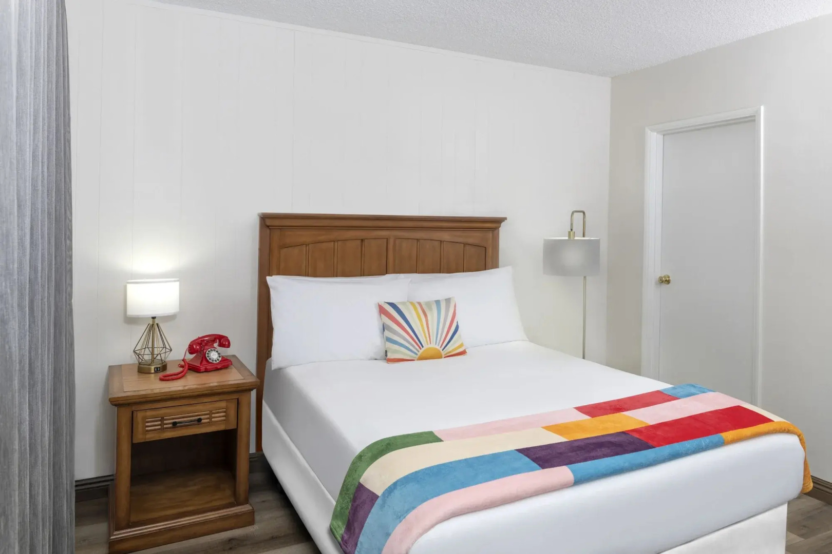 The Sojourn Los Angeles - Sherman Oaks