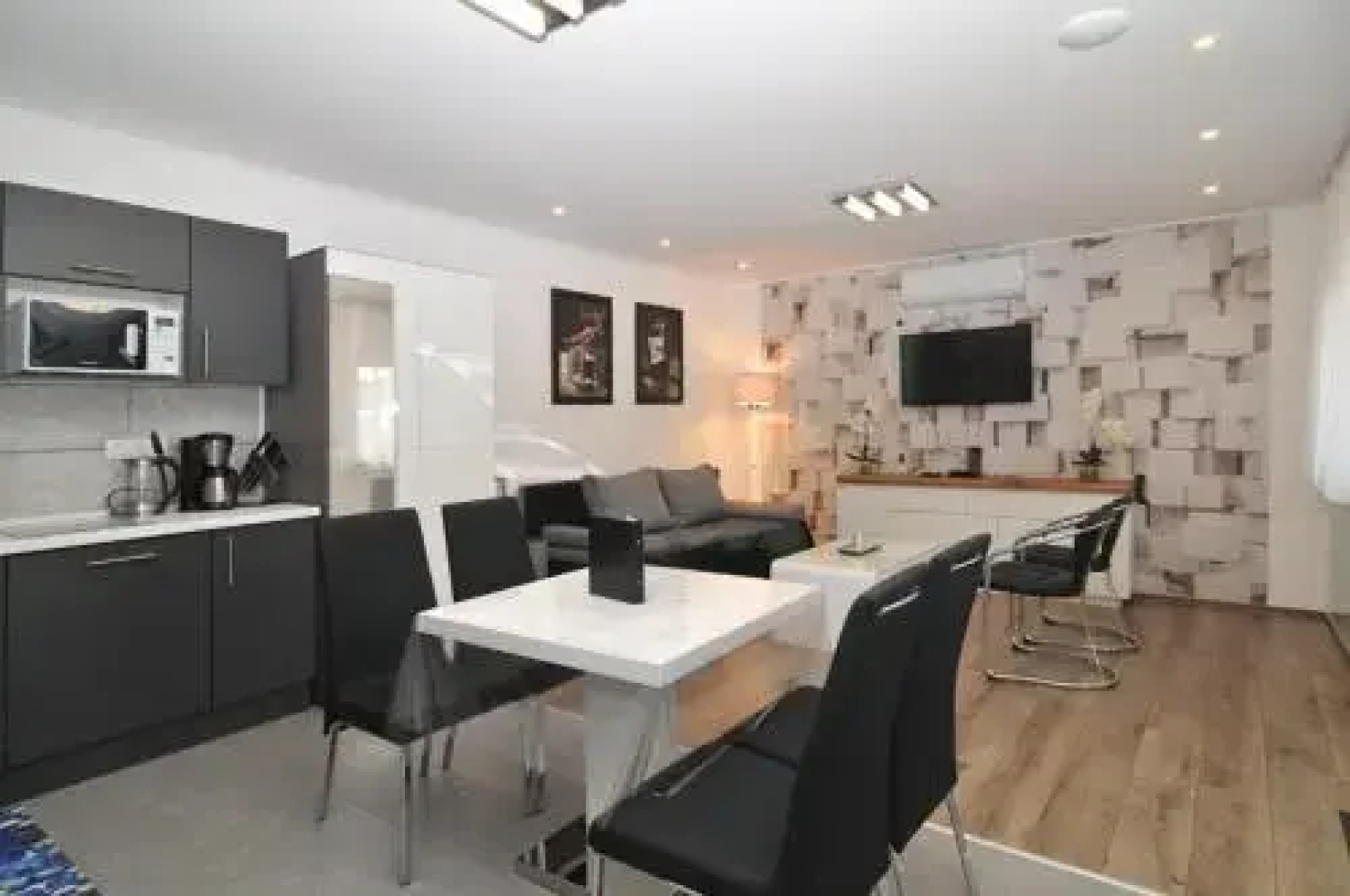 Silver Beach Apartments