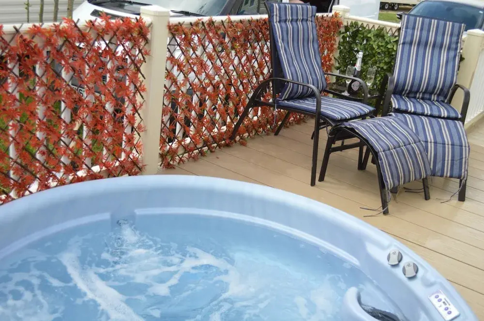 Tattershall Lakes Luxury Caravan With Hot tub