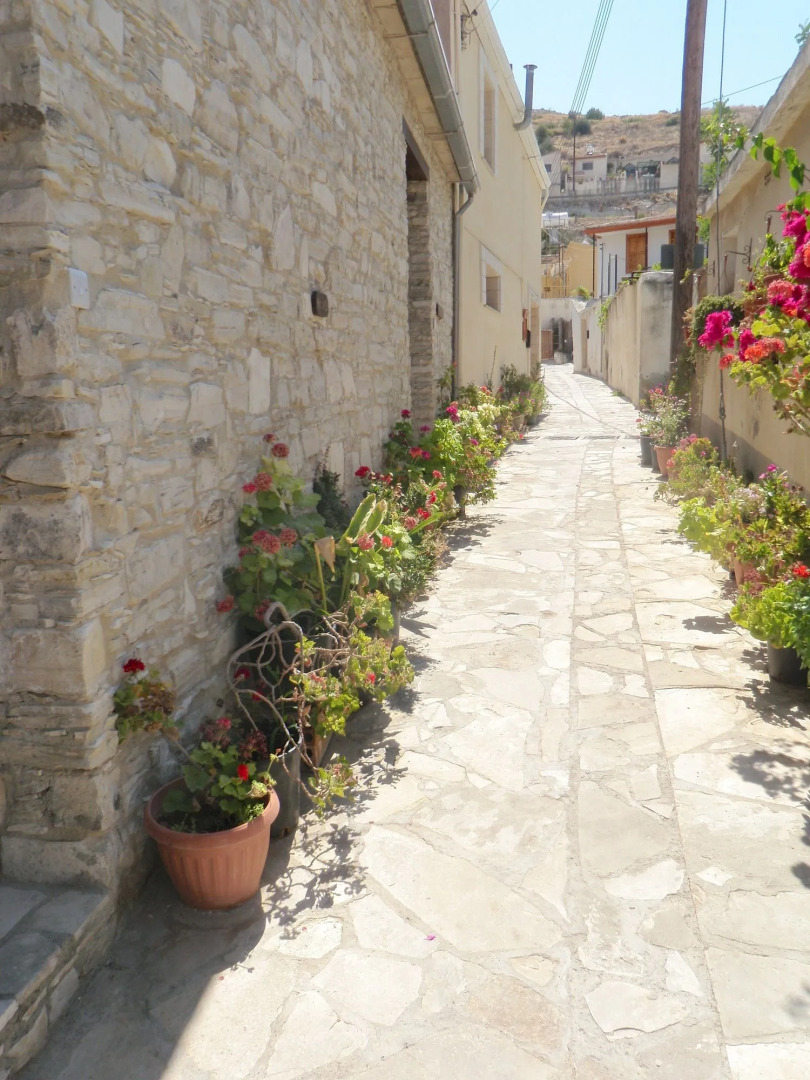 Romios Holiday Apartments