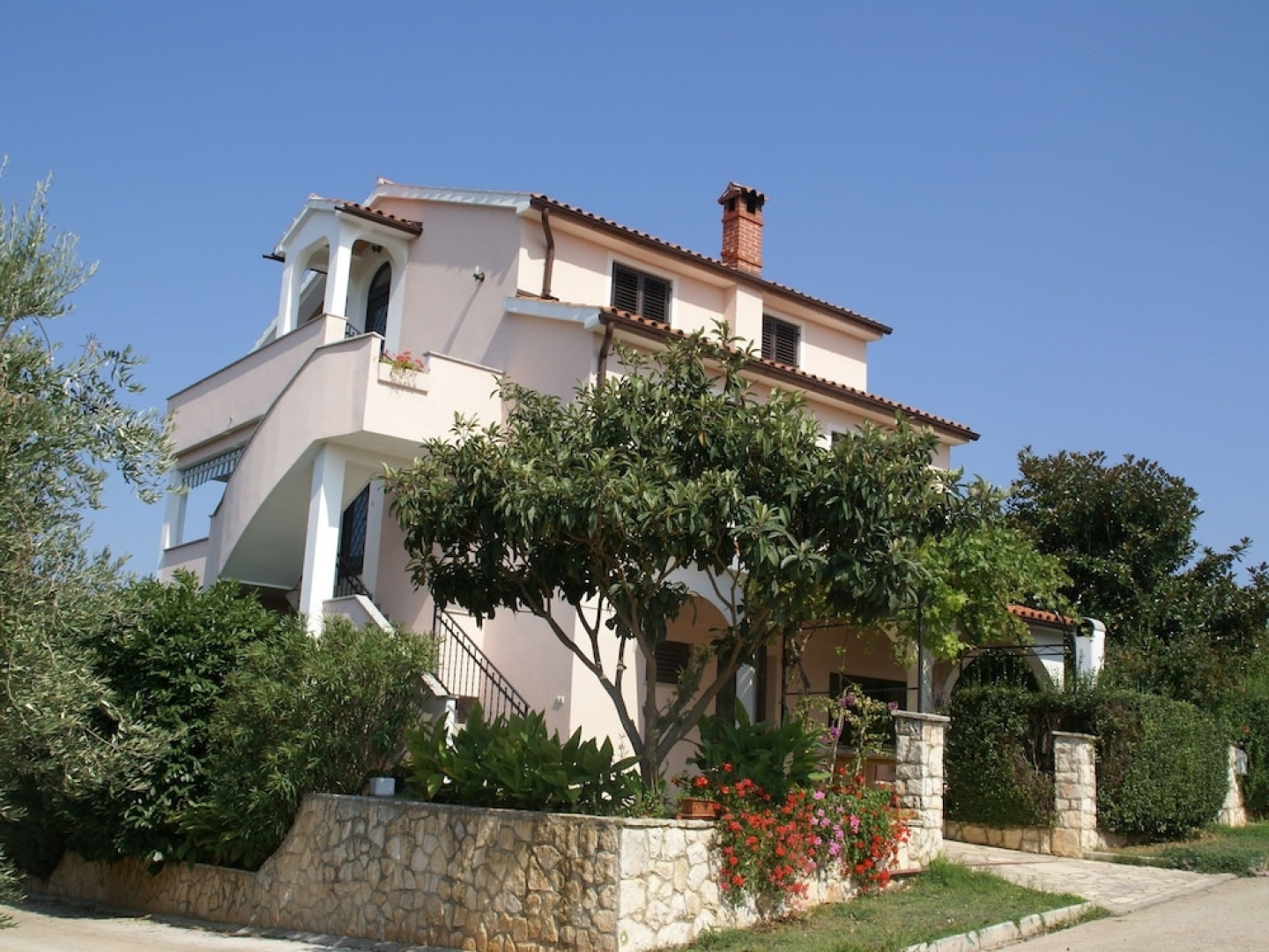 Lovely Apartment With Swimming Pool in Banjole