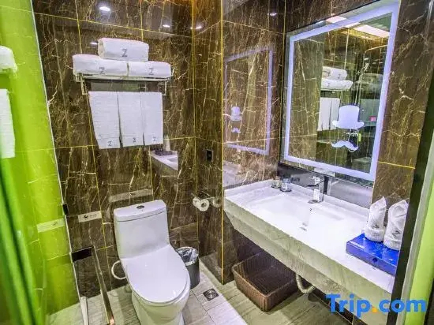 Zmax Hotel·Harbin Bingxue Big World