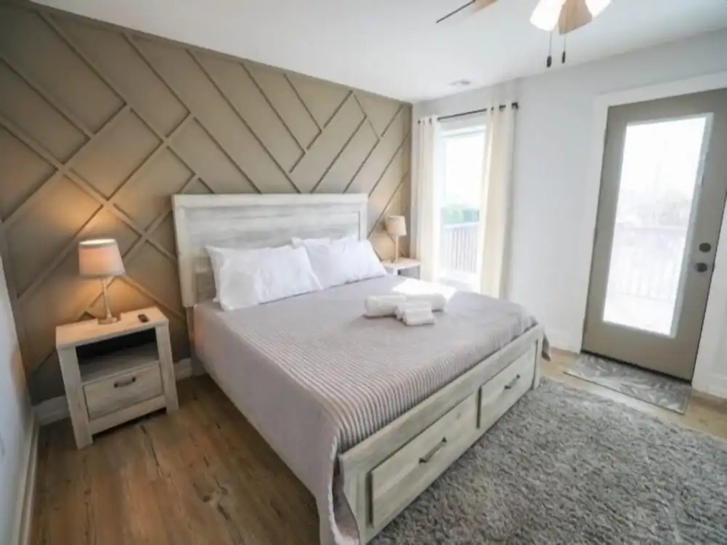 Out of the Blue - Short Walk to Kure Beach Pier, Restaurants, and Shops by Redawning