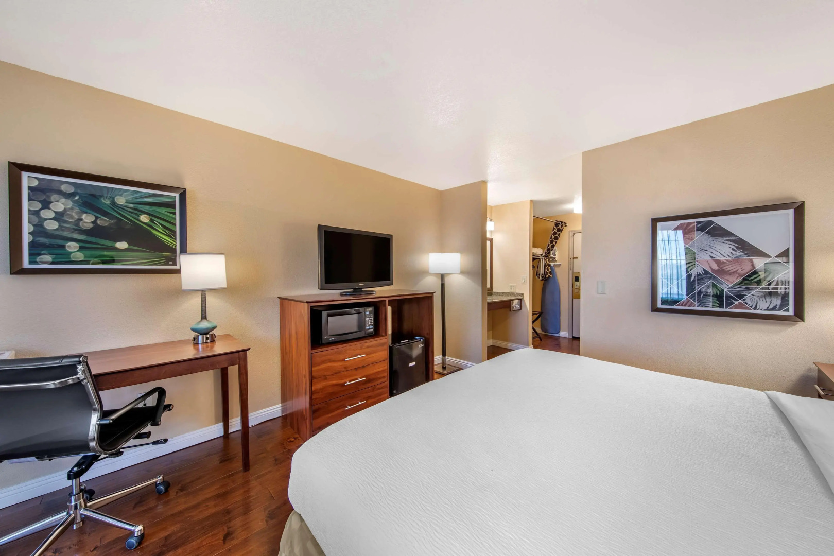 Best Western Plus John Jay Inn & Suites