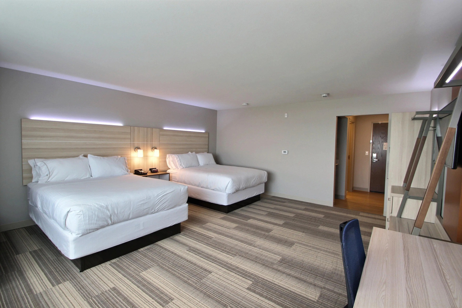 Holiday Inn Express & Suites Fond Du Lac by IHG